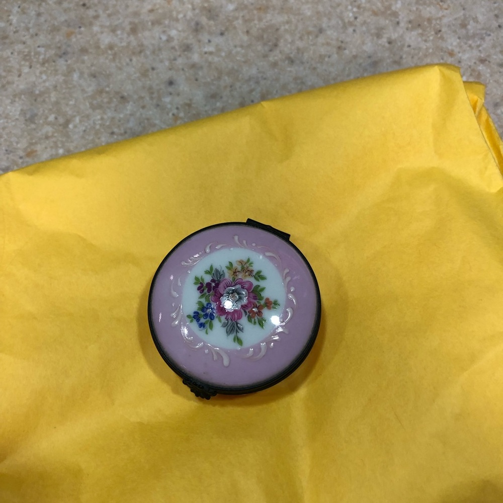 Pretty little porcelain Limoges box